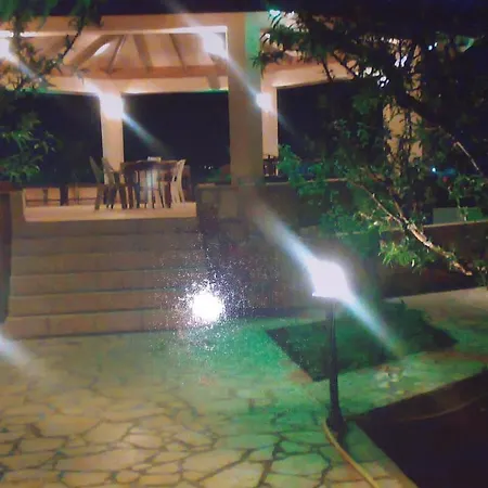 Mayia Bungalow